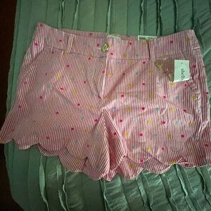 NWT SIZE 8 CROWN & IVY SHORTS